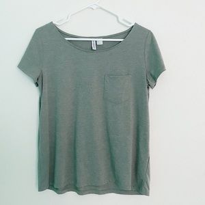 Basic T-Shirt